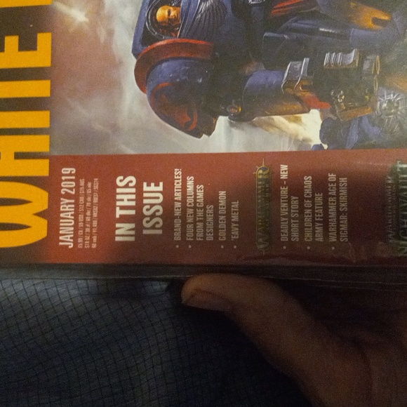 Jan 2019 White Dwarf with free poster - Picture 2 of 5
